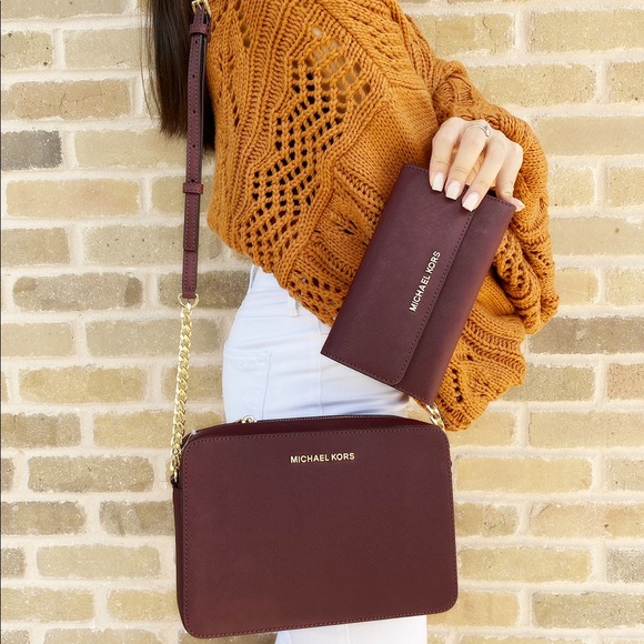 Gaby’sBags👜💕Michael Kors Crossbody&Wallet SET - Picture 2 of 5